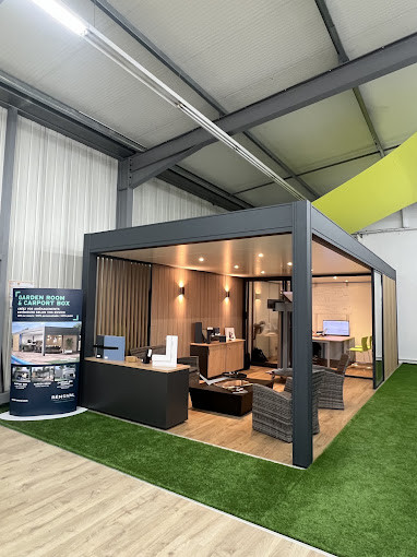 Showroom La Boutique du Menuisier Les Menuisiers des Occitans à Montayral - pergola bioclimatique