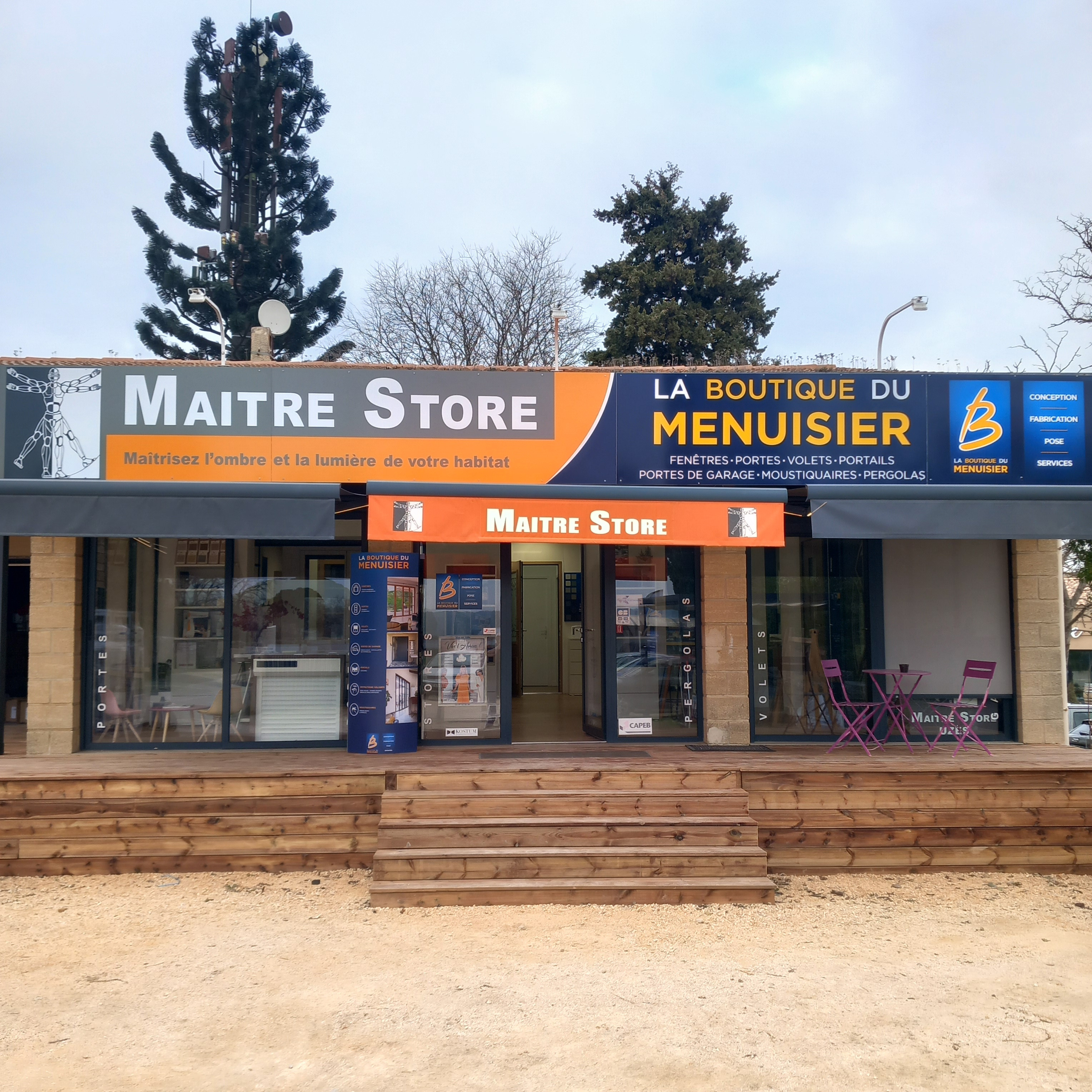 Façade La Boutique du Menuisier Maître Store à Uzès (30)