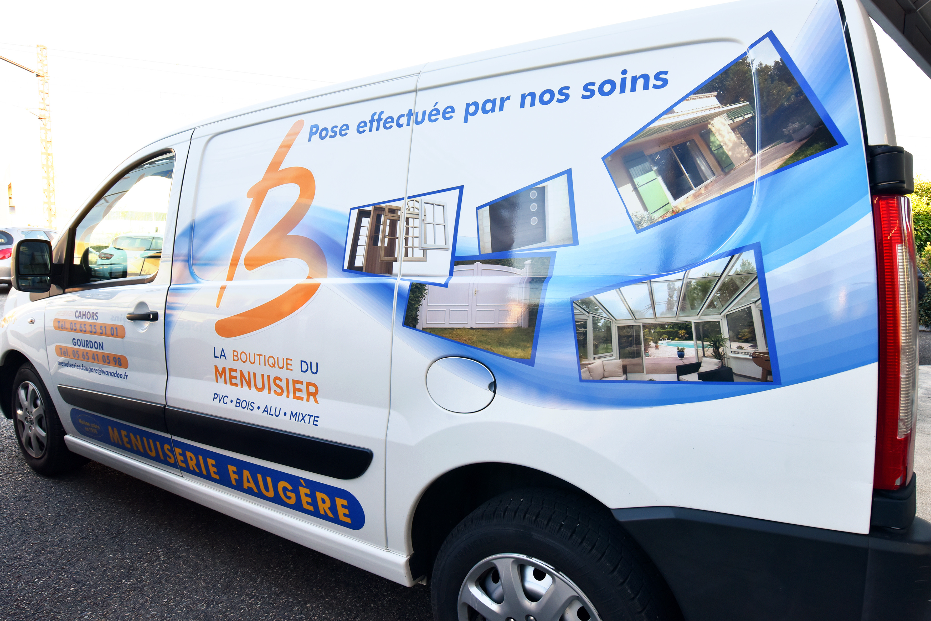 Camion de la Boutique Menuiseries Faugère à Cahors