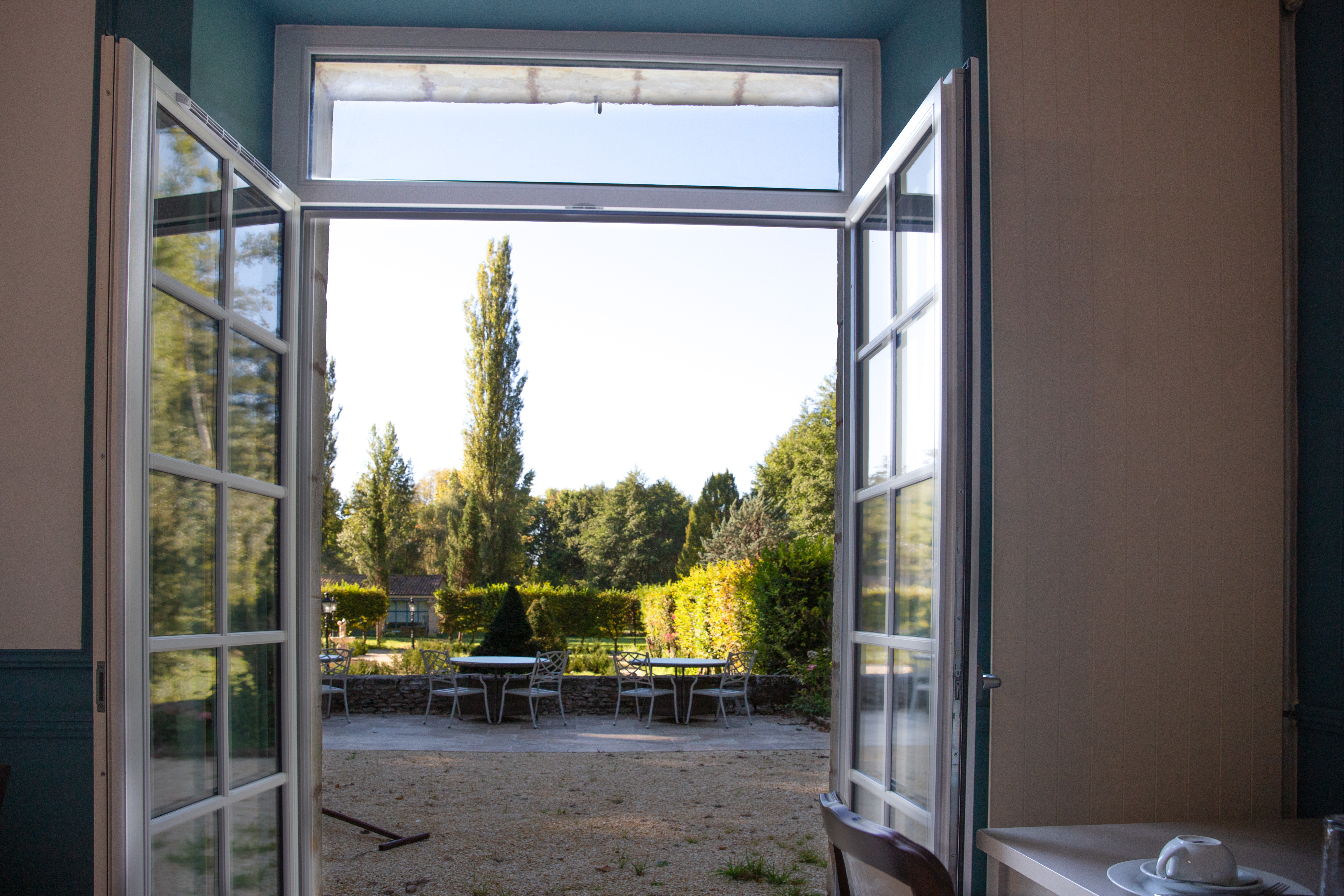 Porte fenetre renovation surmesure bois blanche surmesure laboutiquedumenuisier