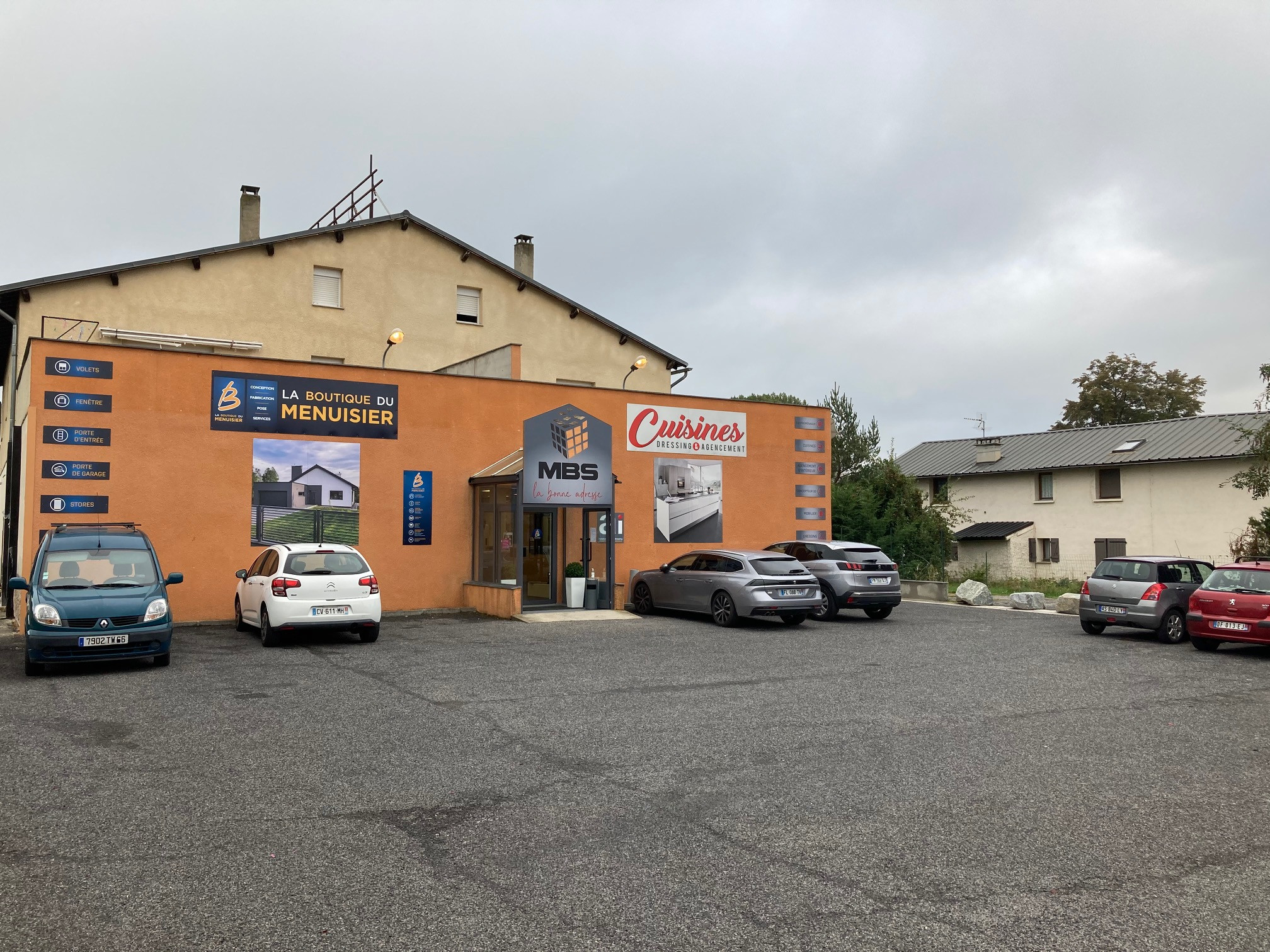 Façade de la Boutique Menuiserie Bezault Sarda - MBS à Bourg-Madame