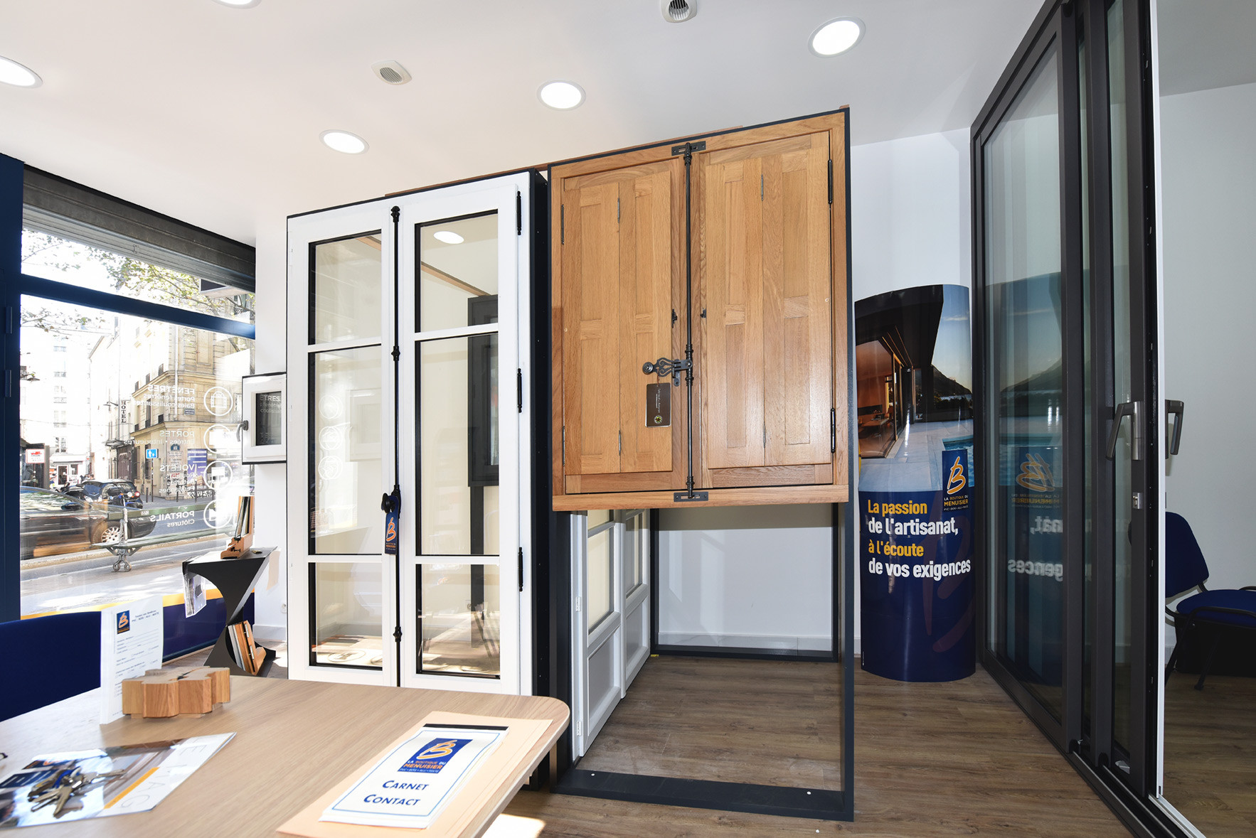 Showroom de la Boutique Menuiseries FB2P à Paris