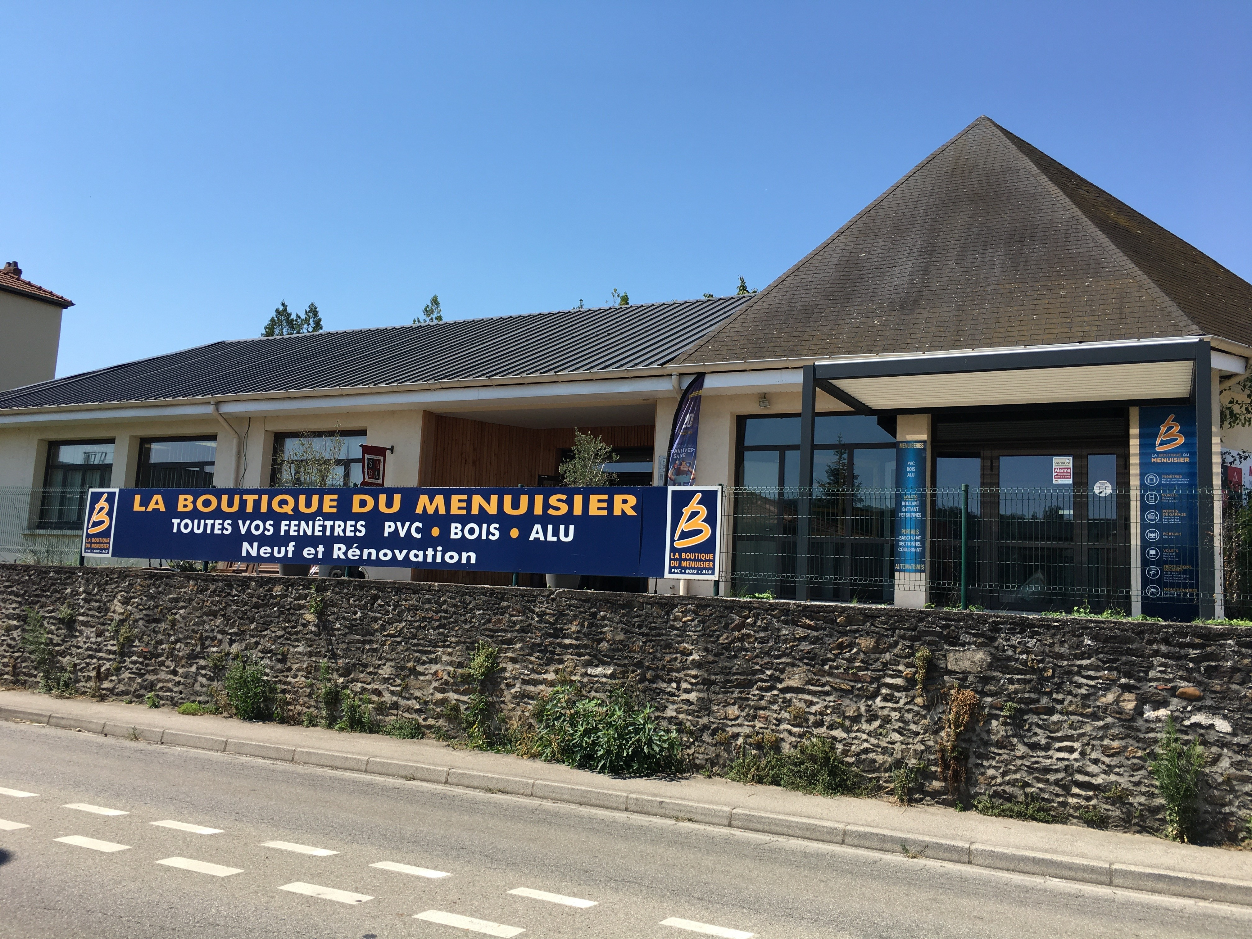 Façade de la Boutique Sara à Saint-Romain-en-Gal