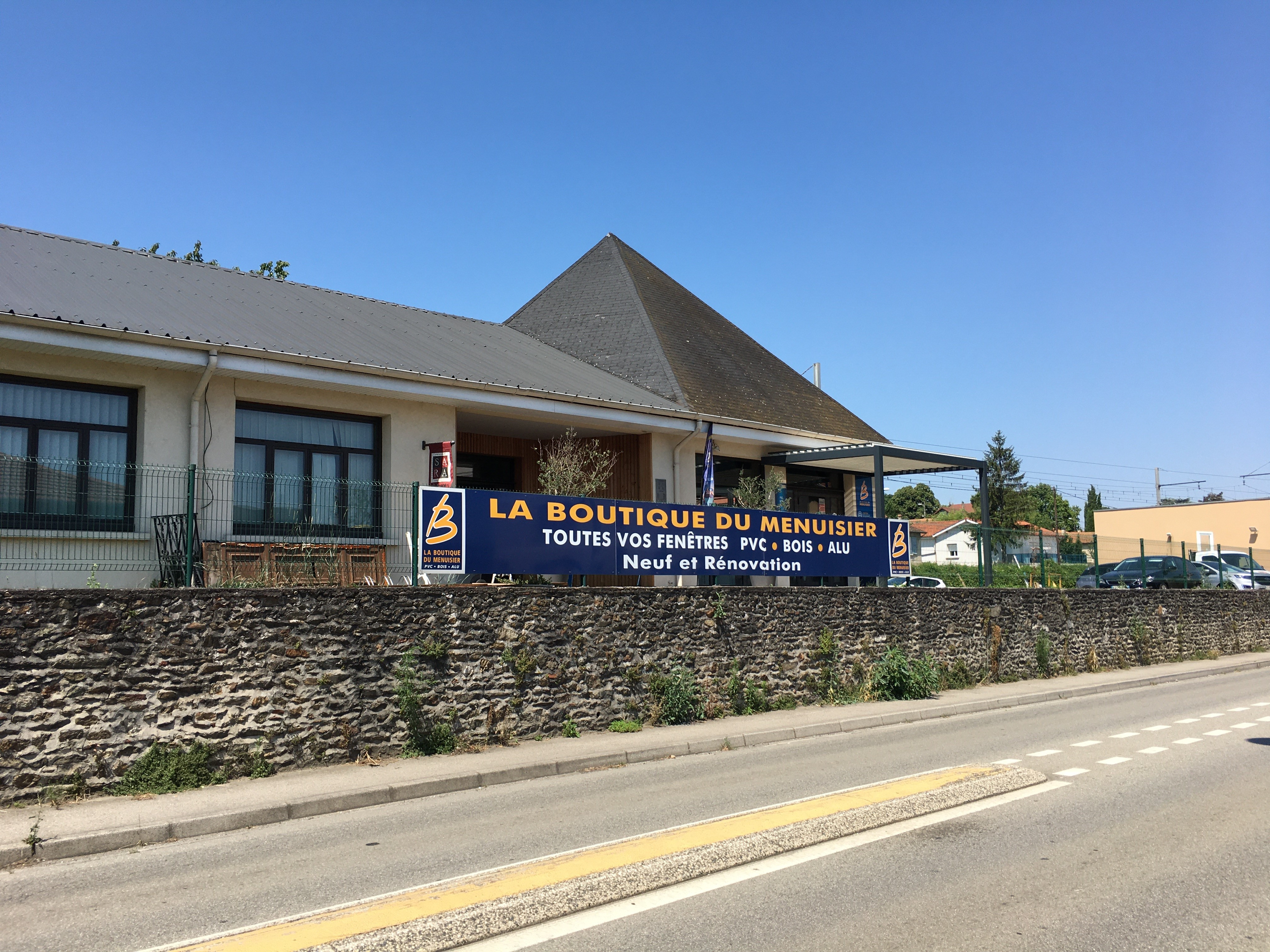 Façade de la Boutique Sara à Saint-Romain-en-Gal