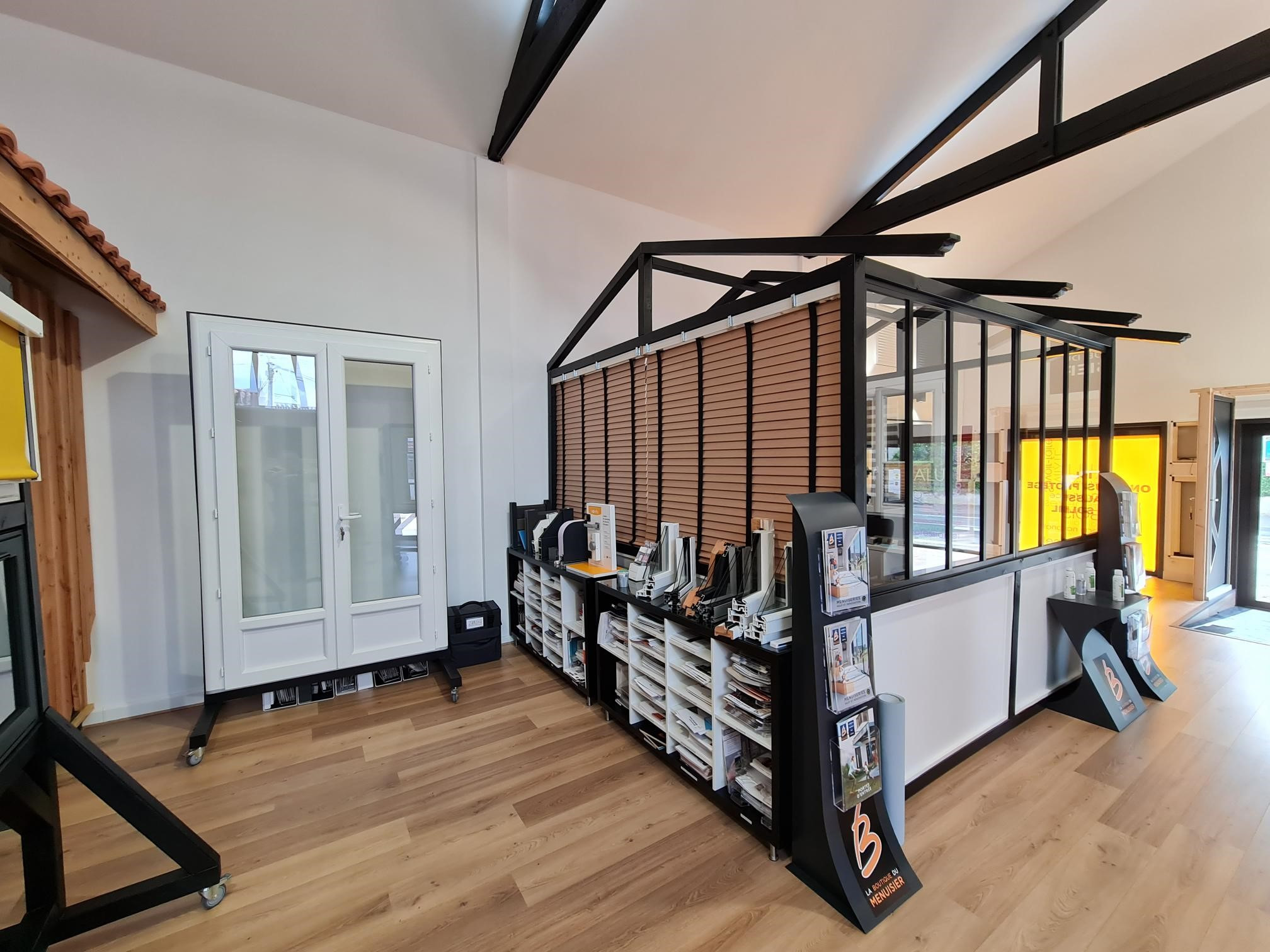 Showroom de la Boutique Fenêtres Sud Gironde à Pessac