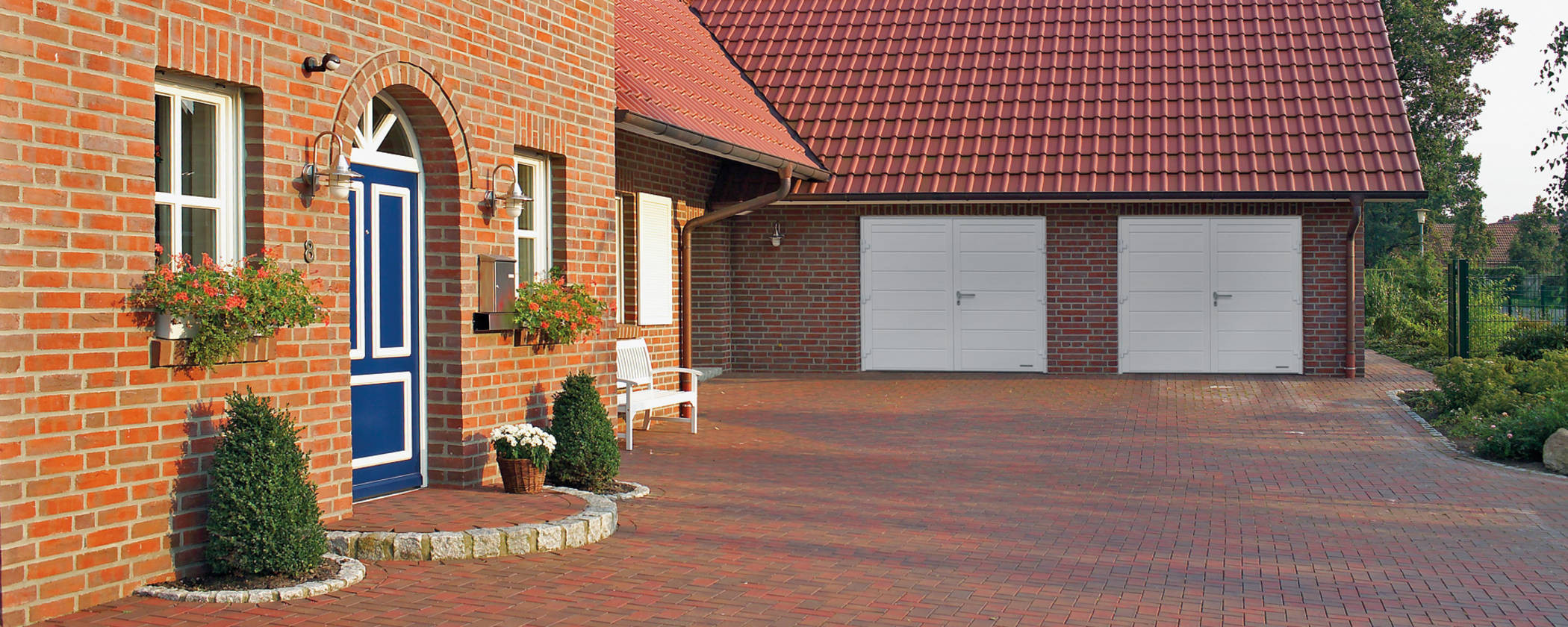 Csm hoermann drehfluegeltor milieu 2 1920x768 337f2c6292