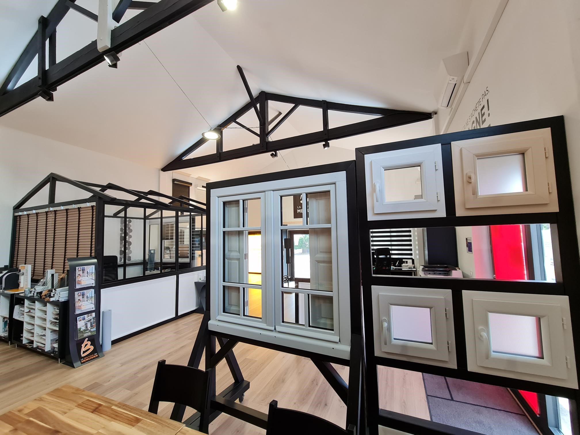 Showroom de la Boutique Fenêtres Sud Gironde à Pessac