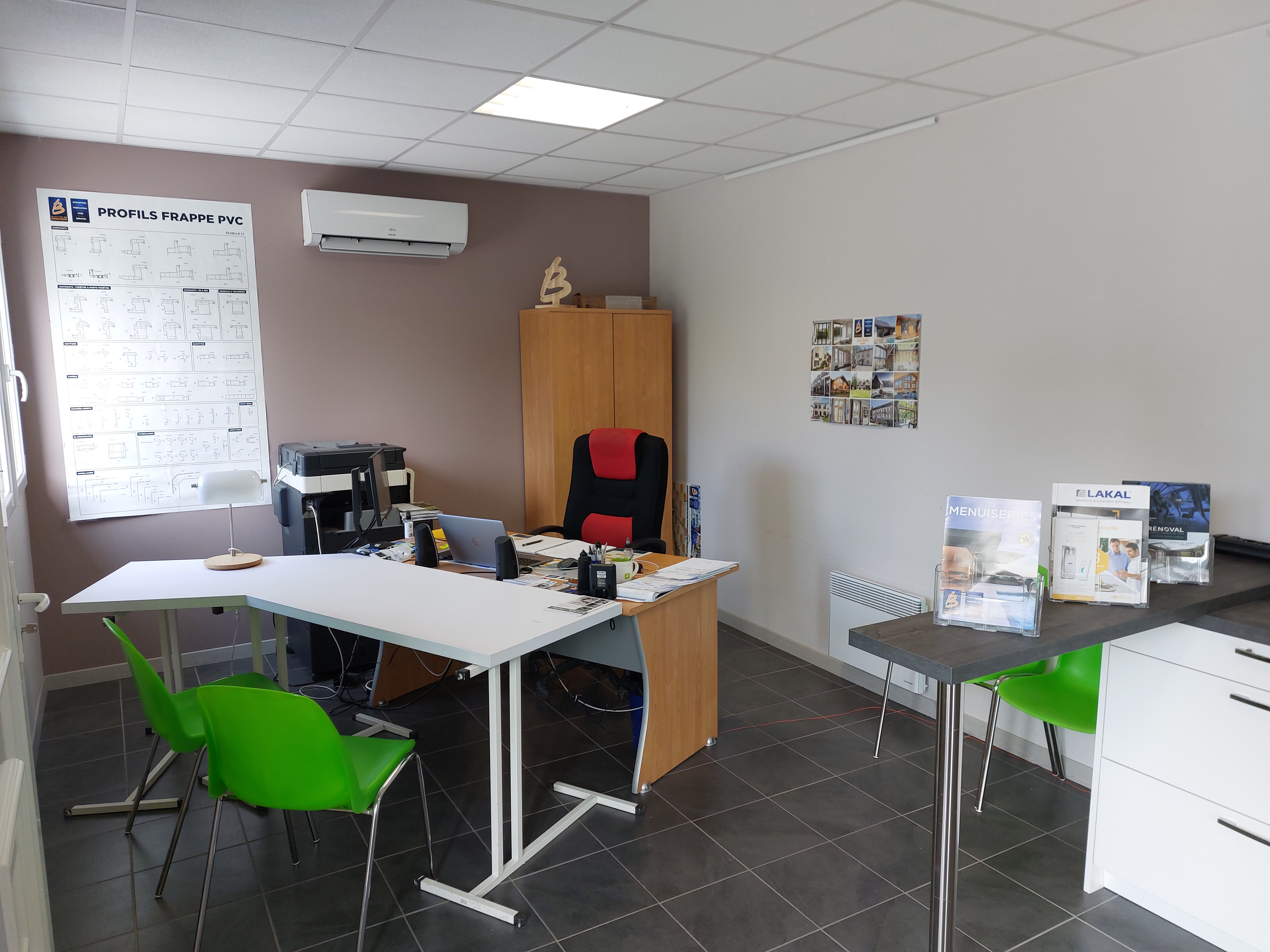 Showroom La Boutique du Menuisier Les Menuisiers des Occitans à Montayral - conseils