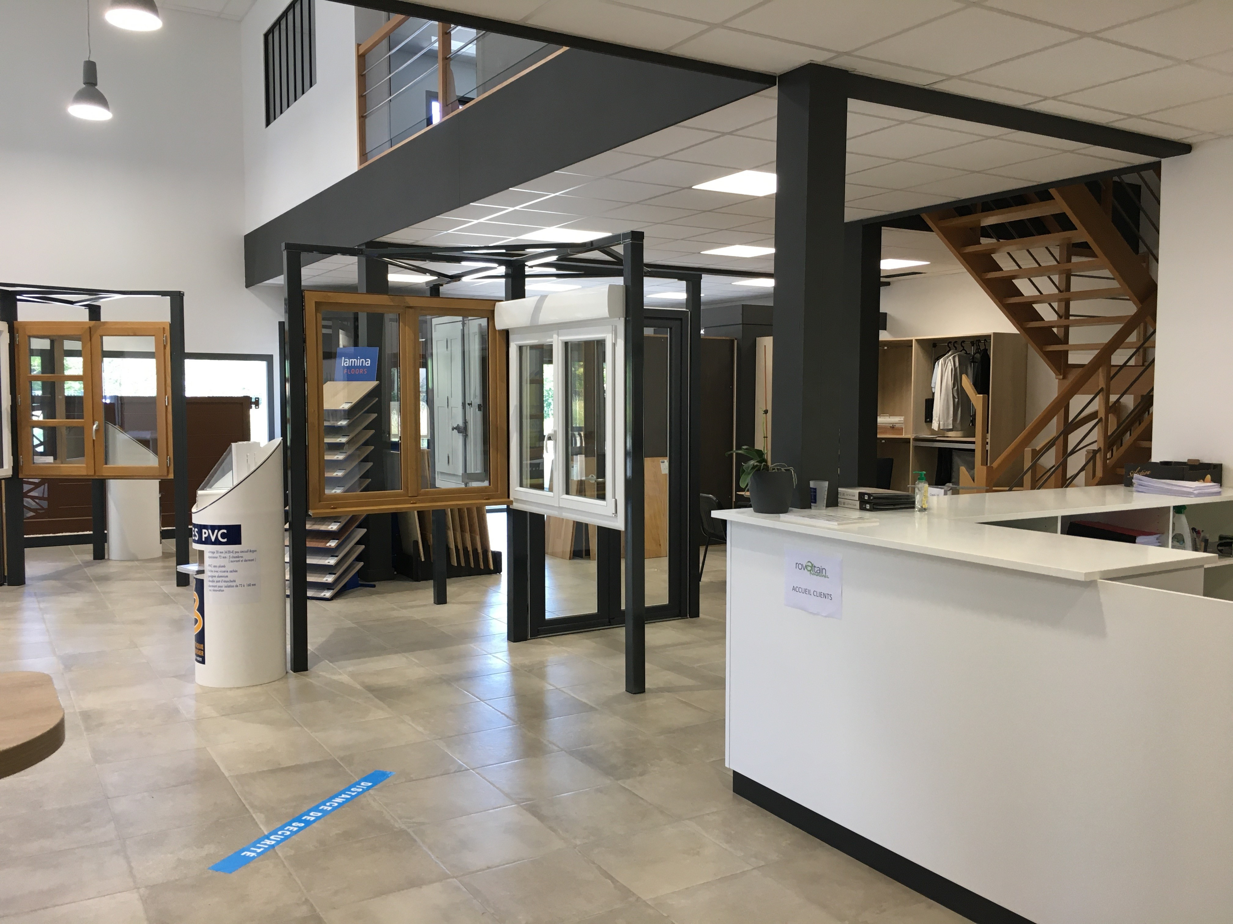 Showroom de la Boutique Rovaltain Menuiseries à Saint-Paul-lès-Romans
