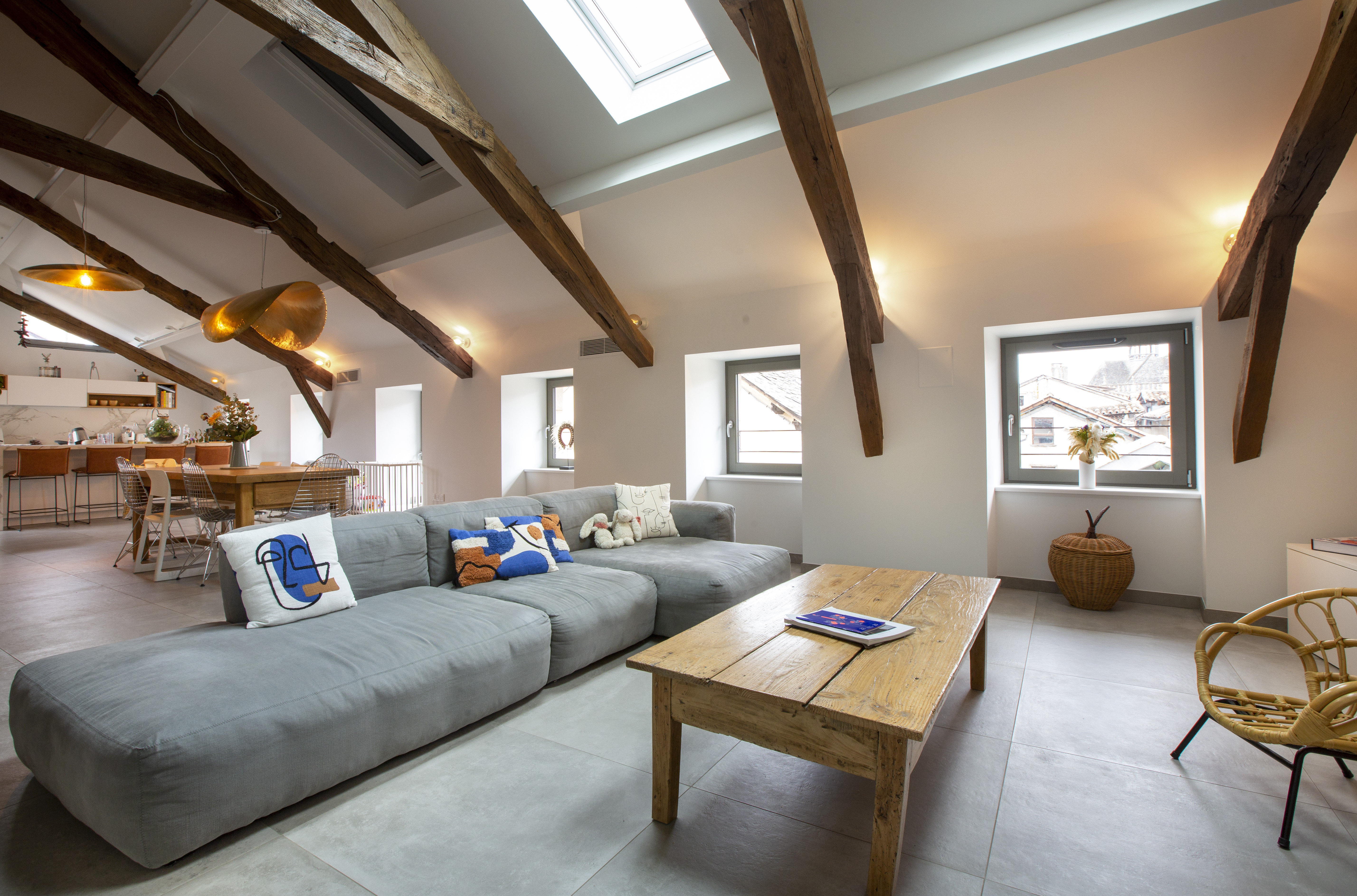 Renovation appartement fenetres bois surmesure gris aveyron