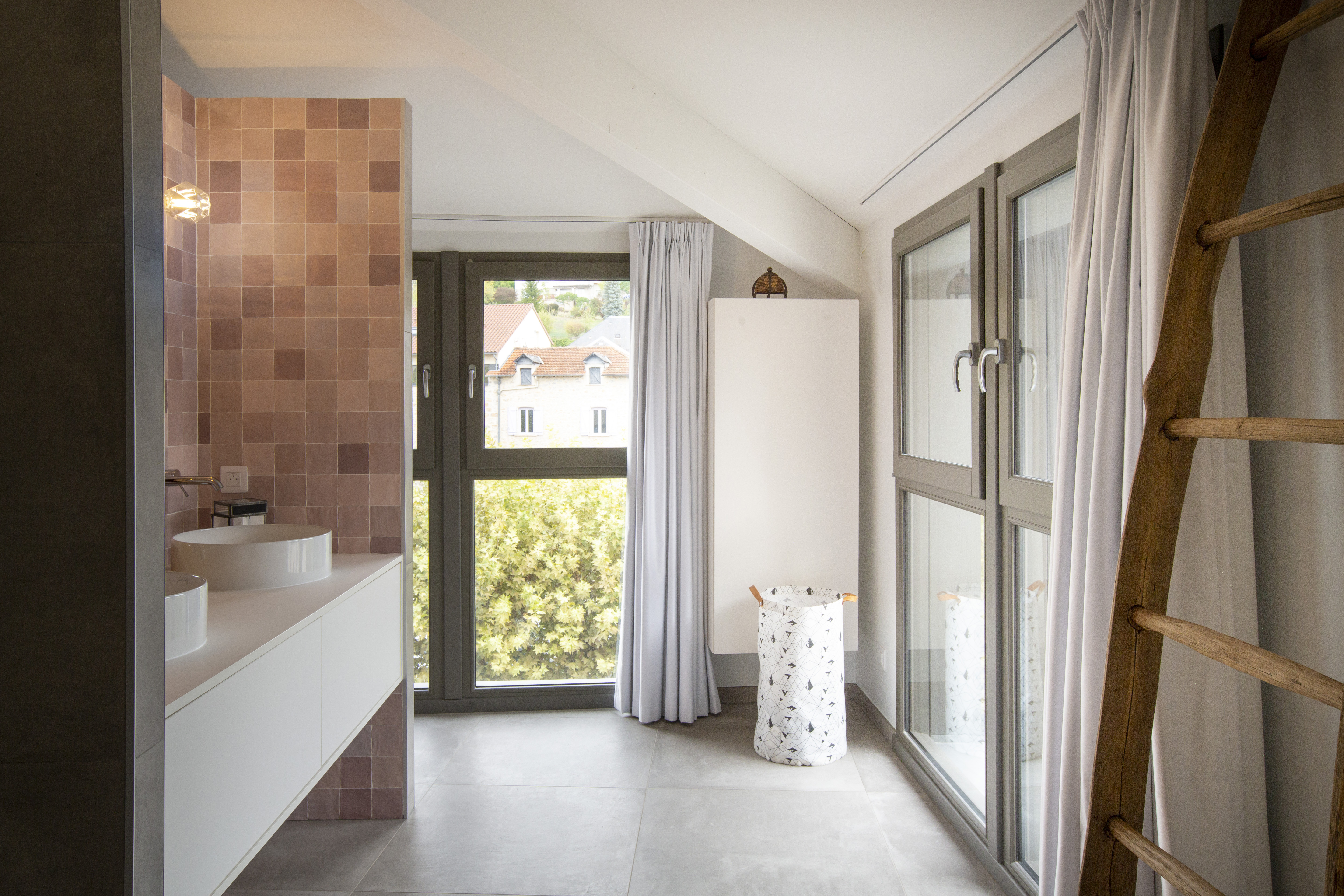 Renovation residence fenetre bois allege salledebain surmesure aveyron