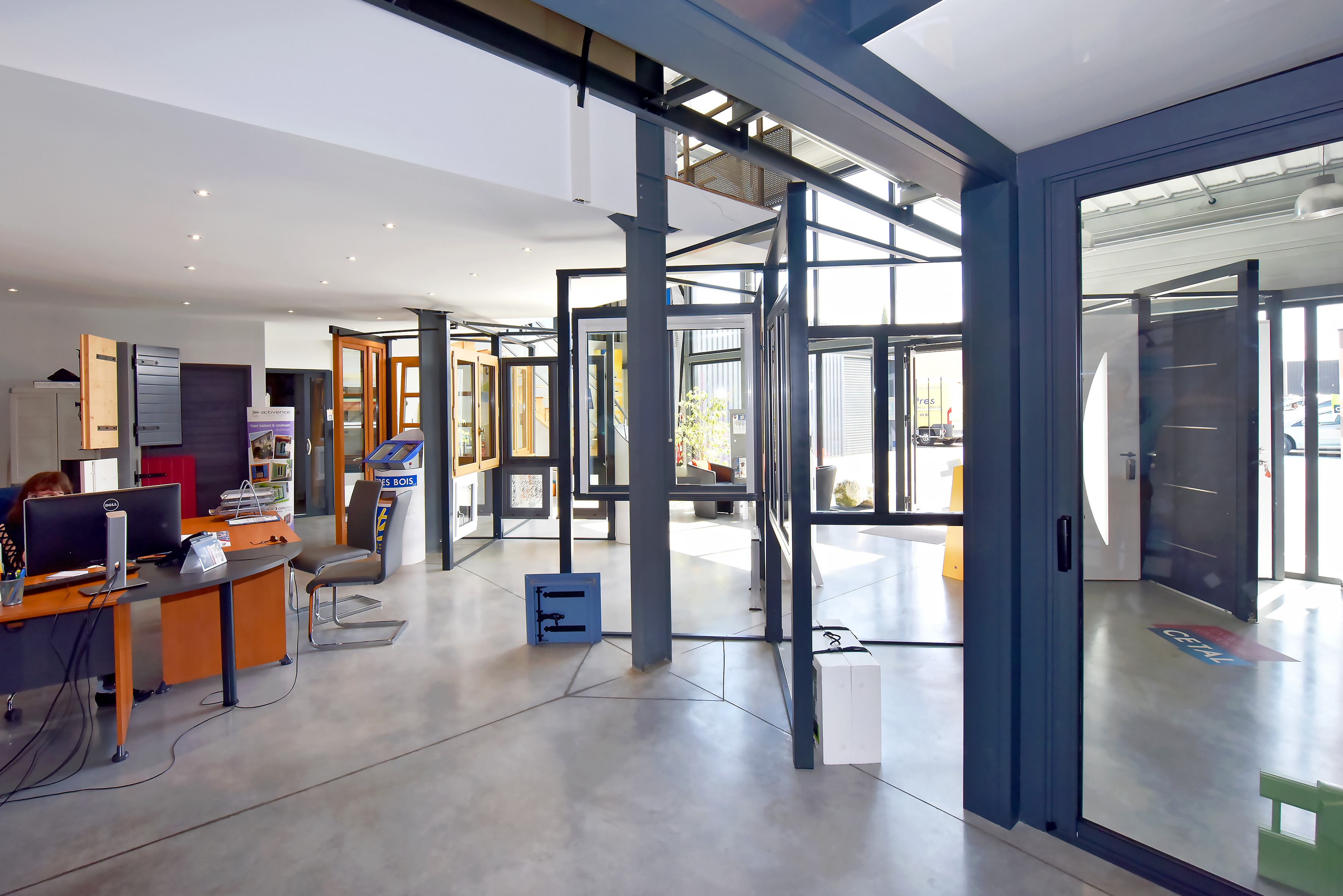 Showroom de la Boutique Drome Ouvertures à Montélimar